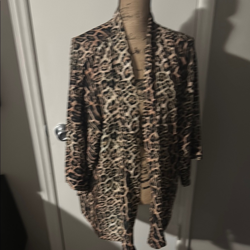 ONZIE one size fits all Leopard Print Open Front Cardigan